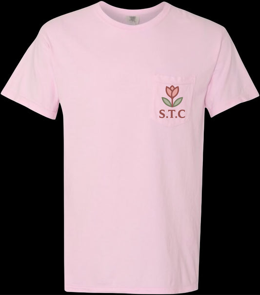 Short sleeve pocket t-shirt.